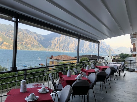 Terraza o patio. Villa Edera