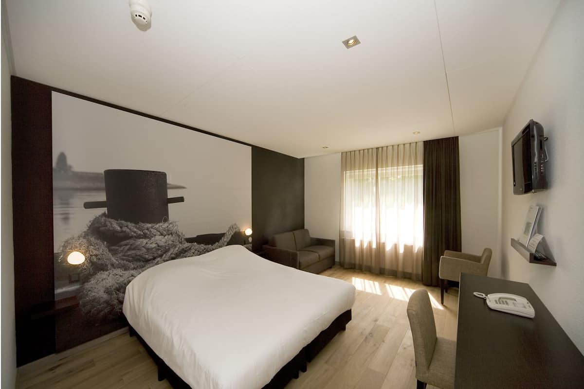 Habitació doble Deluxe, banyera | Caixa forta a l'habitació, escriptori, bressols i llits addicionals 