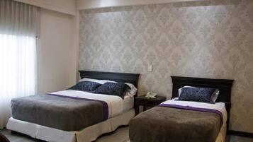 1 chambre, literie de qualité supérieure, surmatelas, minibar