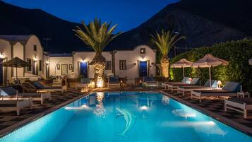 Outdoor pool, pool loungers