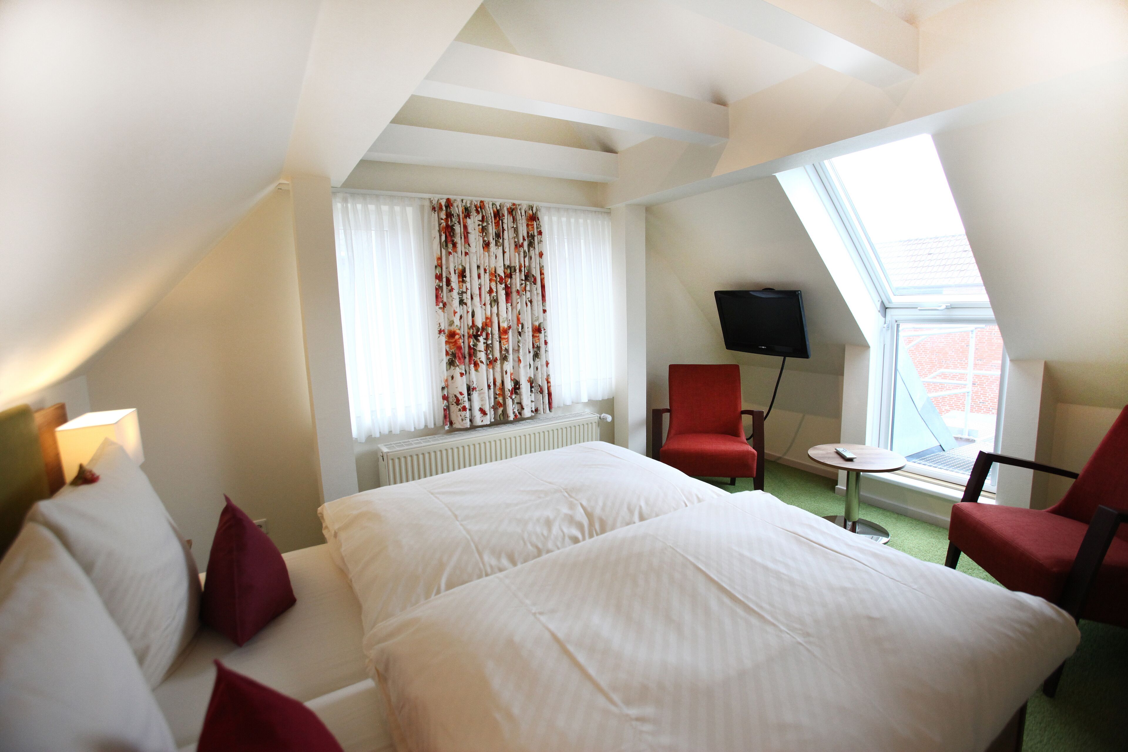 comfort double room | down duvets, desk, iron/ironing board, free wifi