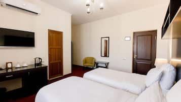 Quarto duplo standard | Camas Select Comfort, frigobar, cofres nos quartos