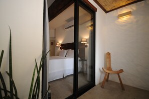 设计客房 | 遮光窗帘、熨斗/熨板、免费 WiFi