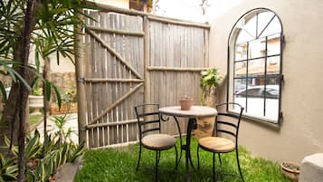 Phòng tiện nghi đơn giản | Hiên