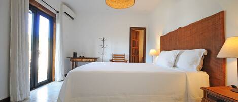 Blackout curtains, iron/ironing board, free WiFi