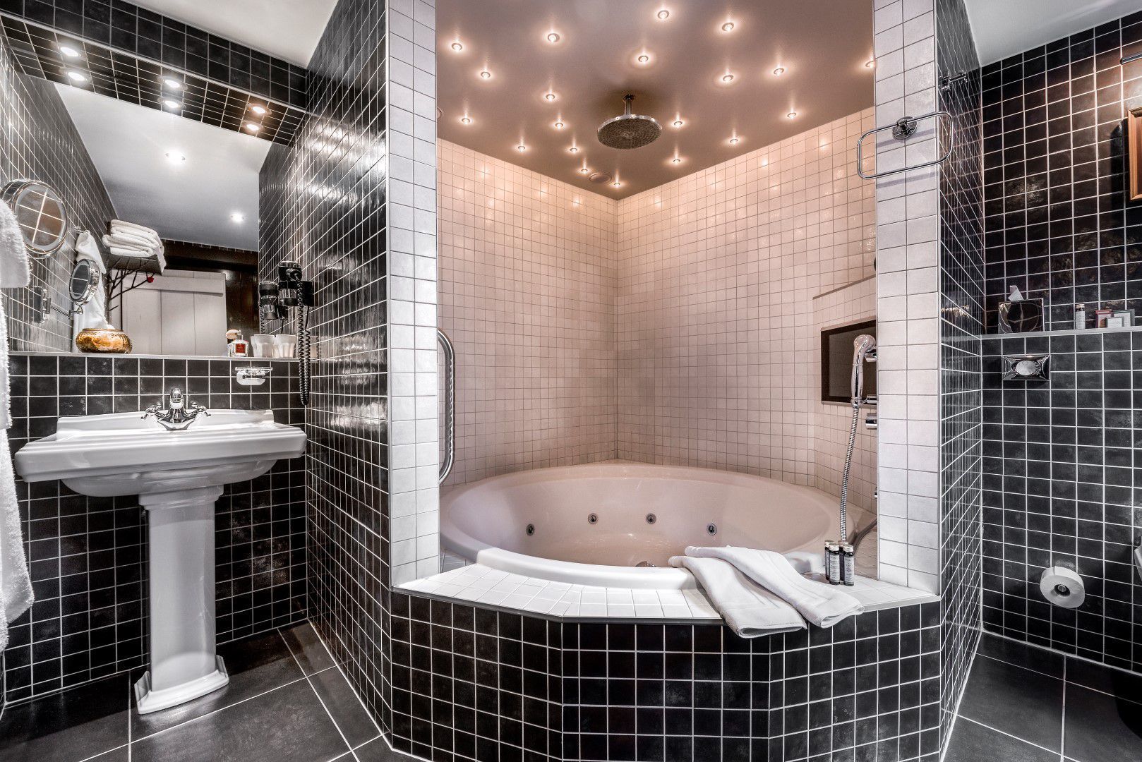 superior double or twin room, jetted tub | premium bedding, free minibar, in-room safe, individually decorated