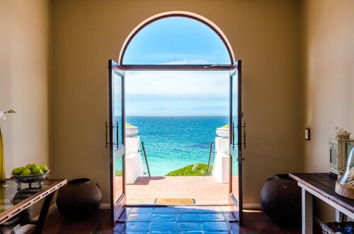 Whale View Manor Guesthouse