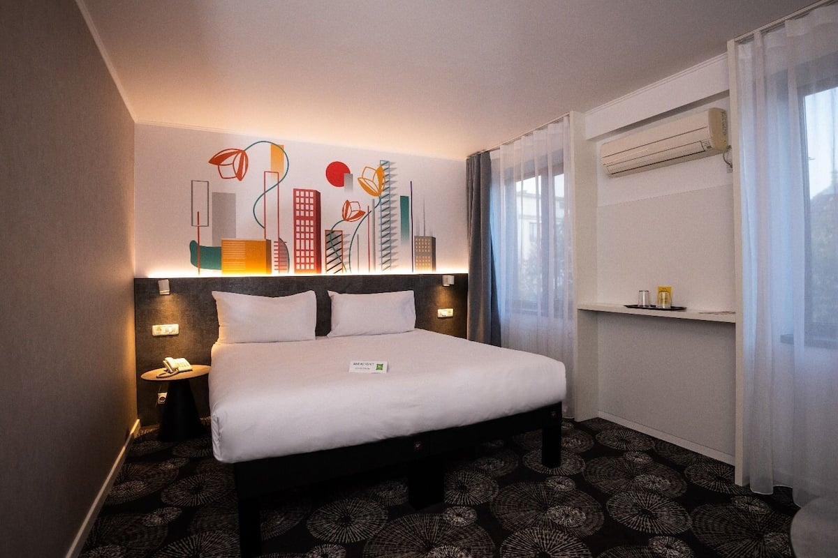 standard room, 1 double bed | premium bedding, memory-foam beds, minibar, in-room safe
