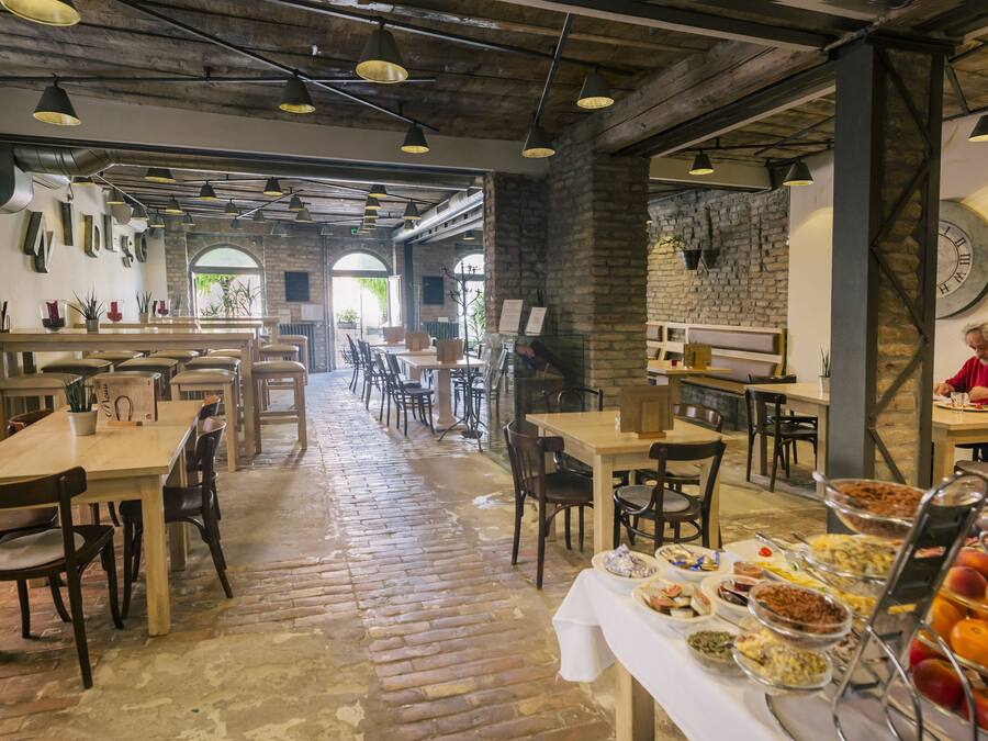 Frokost, lunsj og middag serveres