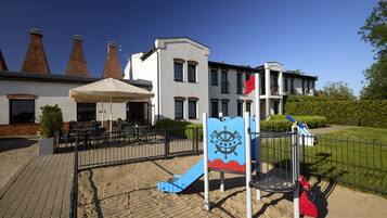 Children's play area - outdoor