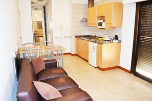 公寓 (3 Adults) | 高档床上用品、Select Comfort 床、迷你吧、客房内保险箱