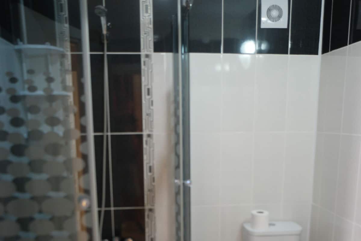 standard room | bathroom | shower, towels