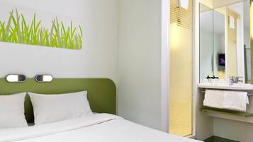 Bureau, Wi-Fi gratuit, draps fournis, réveils
