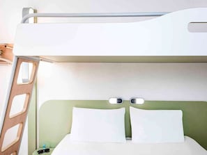 Tweepersoonskamer, 1 tweepersoonsbed | Een bureau, gratis wifi, beddengoed, een wekker