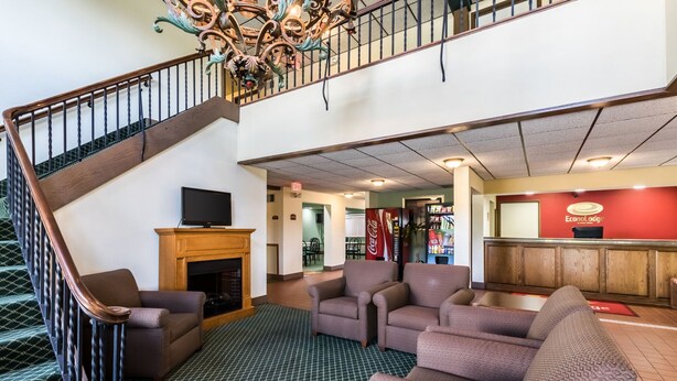 Interior - Red Carpet Inn Austin MN (Austin)