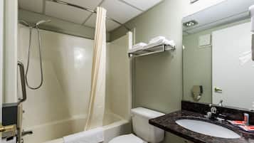 Combined shower/tub, hair dryer, towels