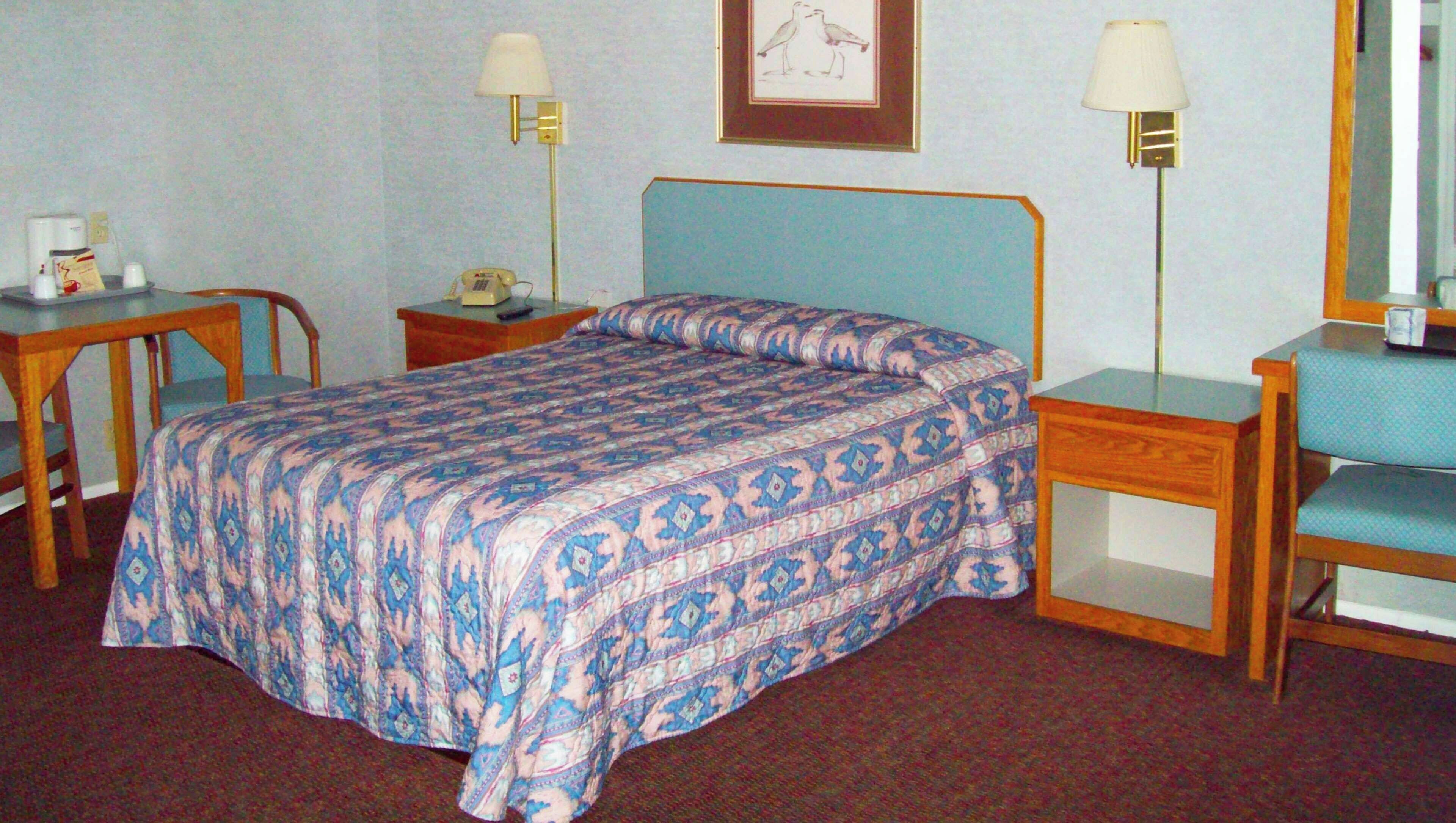 Room, 1 Queen Bed, Non Smoking, Kitchenette