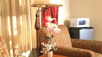 Habitación | Decoración personalizada, muebles diferentes y escritorio