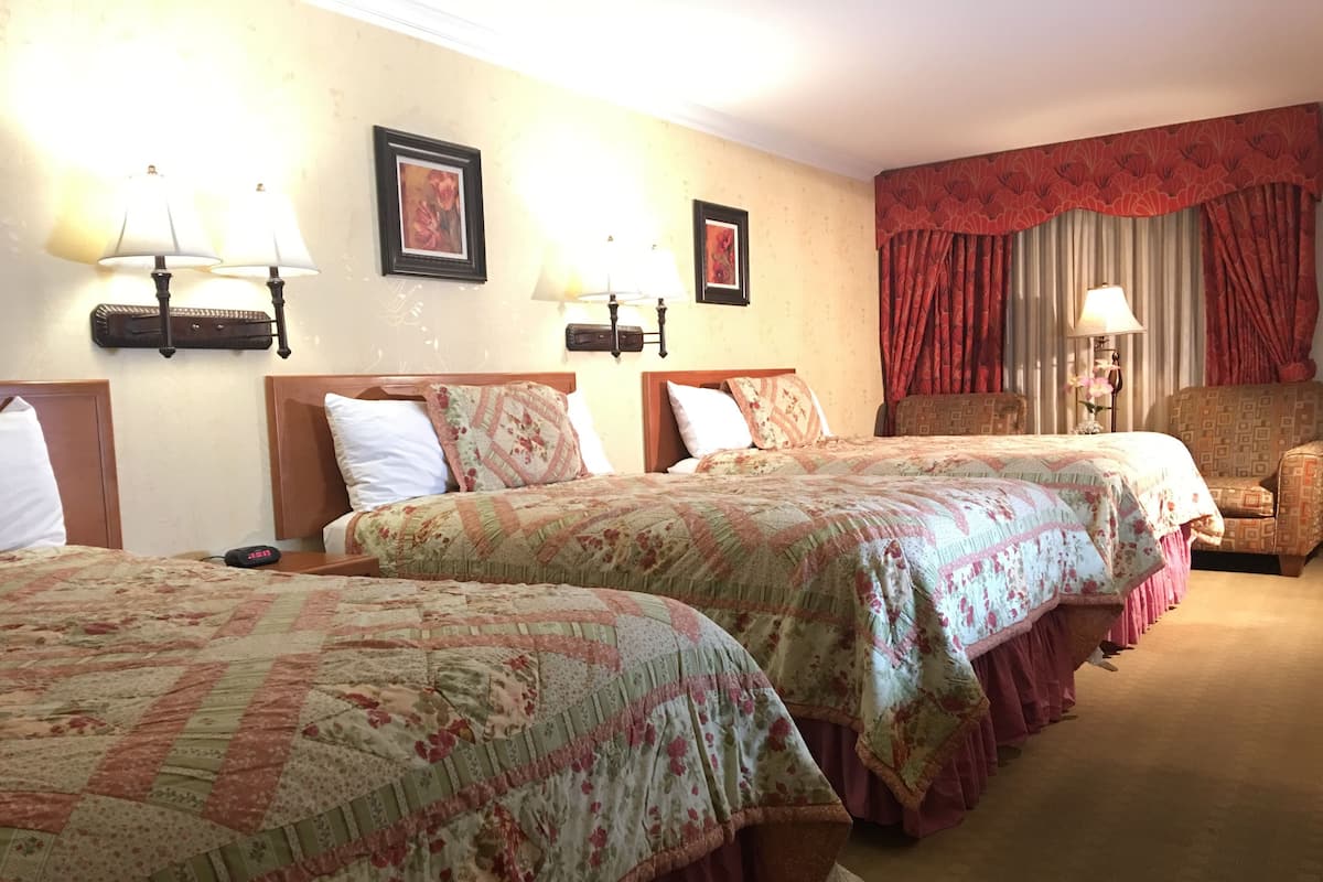 Room | Desk, blackout curtains, cots/infant beds, free WiFi