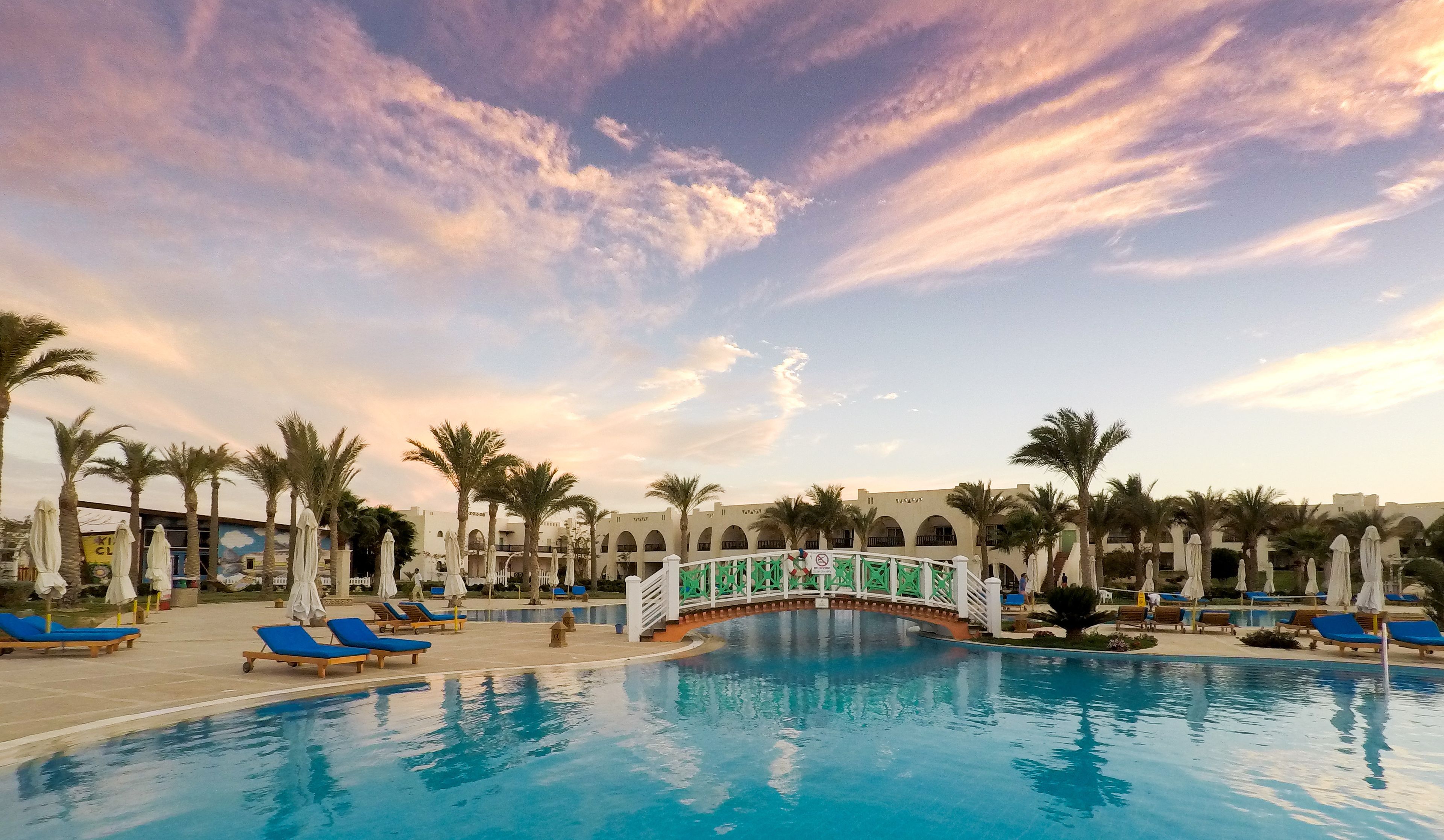 What Types of Rooms Are Available at marsa alam hilton resort?