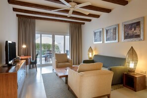 37-inch LCD TV with cable channels, TV, MP3 dock - Hilton Marsa Alam Nubian Resort (Marsa Alam)