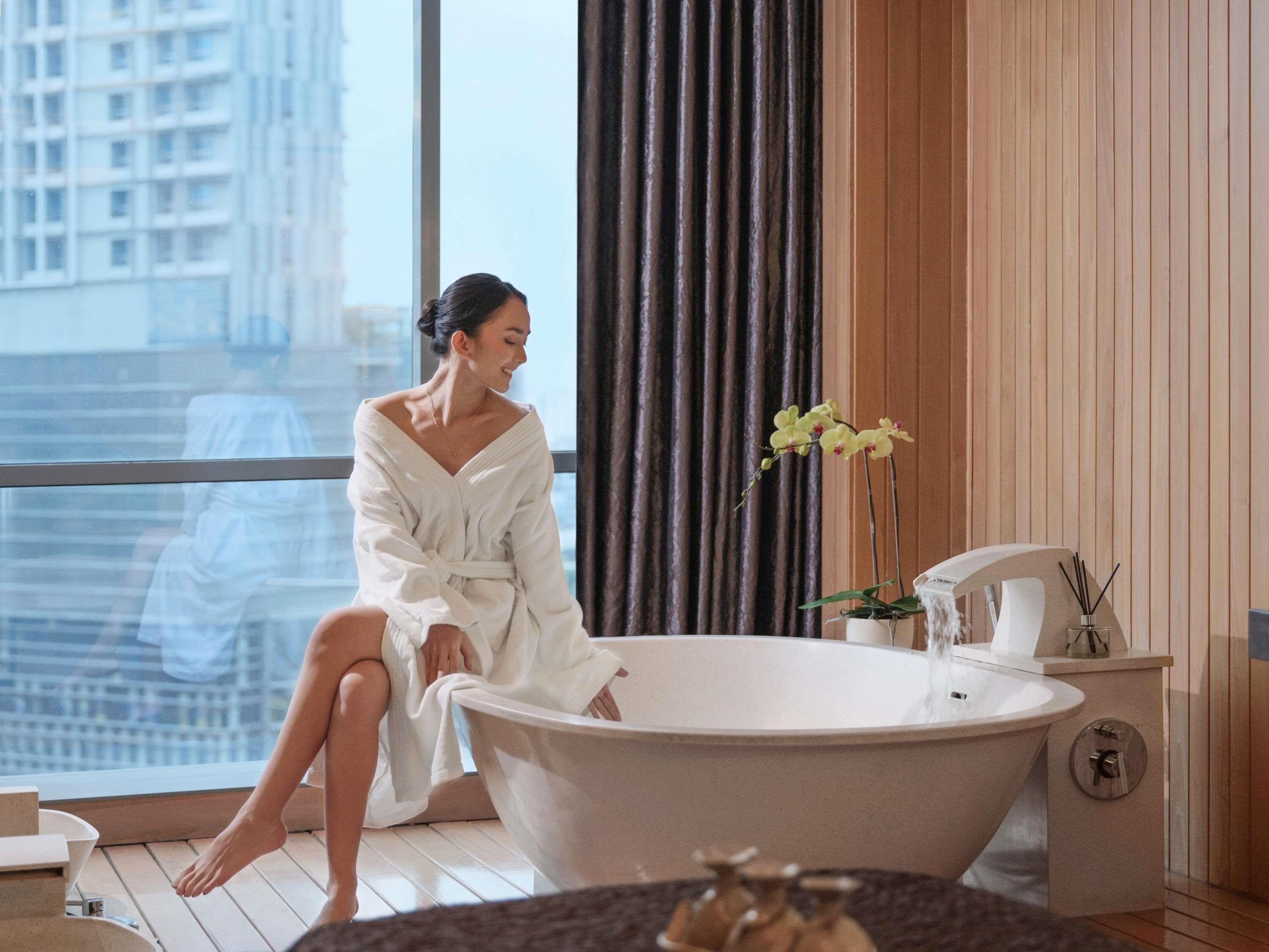 Couples treatment rooms, Turkish bath, body treatments, aromatherapy