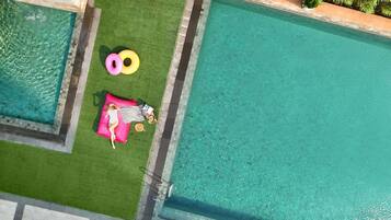 Outdoor pool, sun loungers