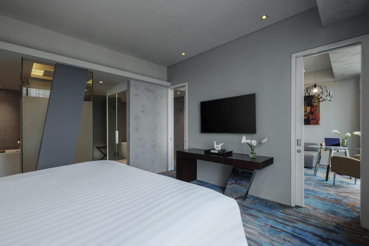 1 bedroom, free minibar items, in-room safe, desk