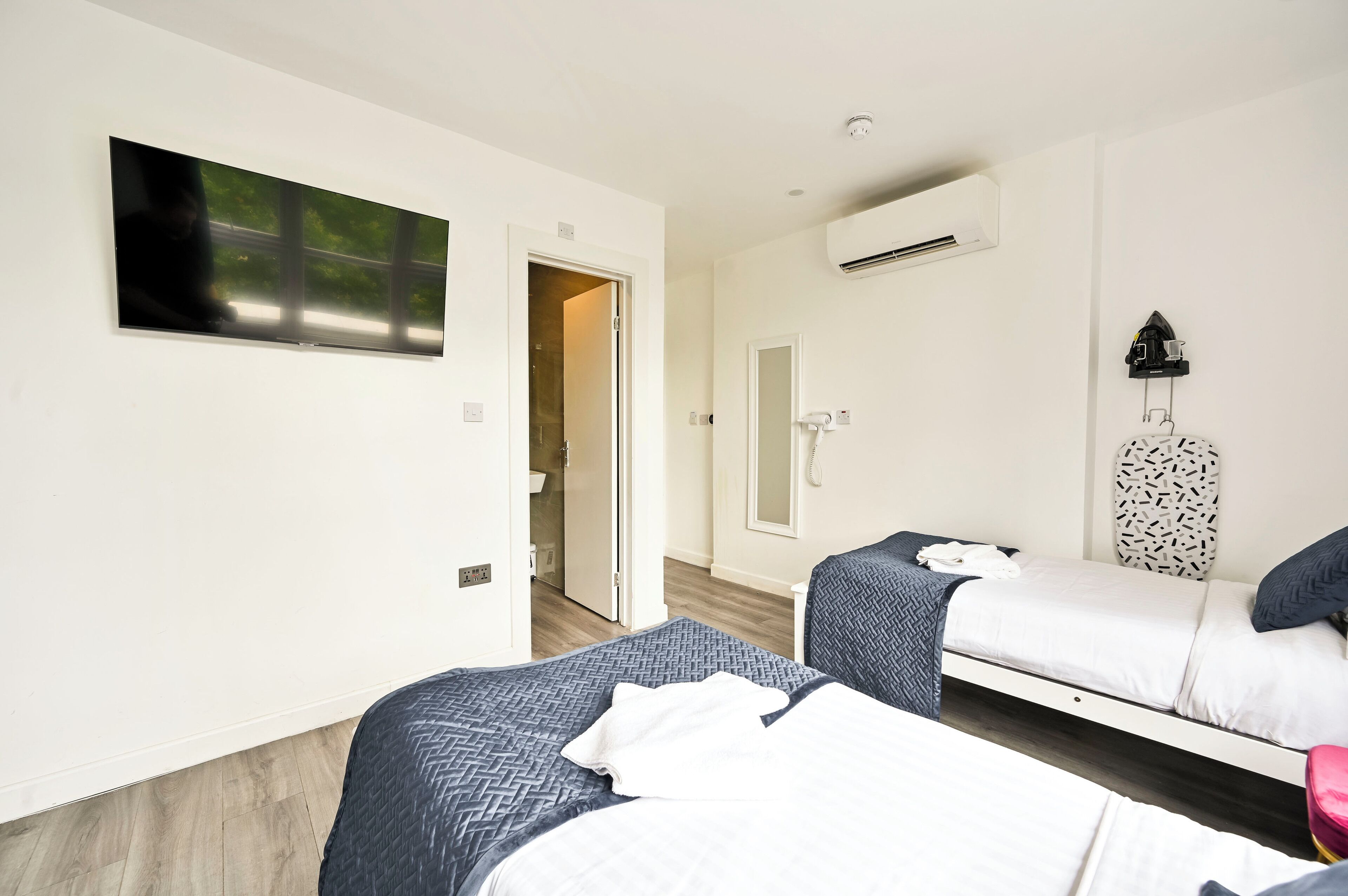 Photo - City London Hotel