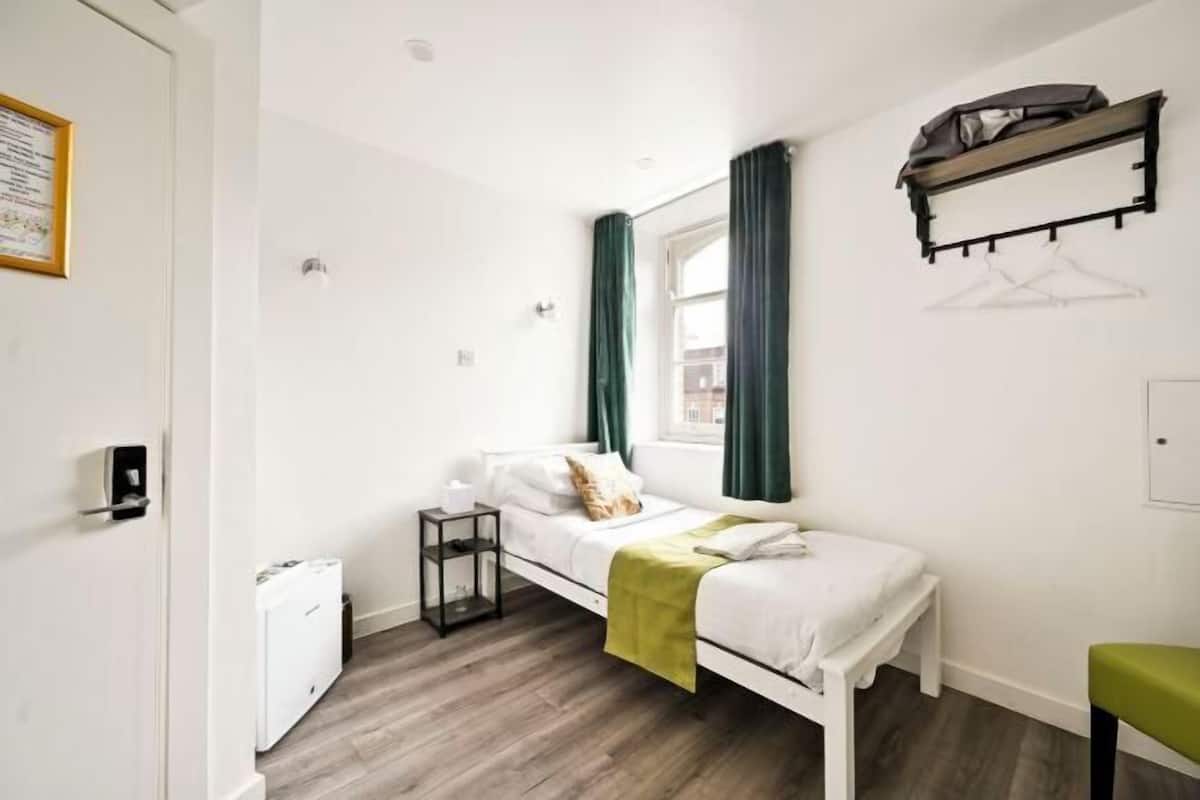 Pillowtop beds, in-room safe, iron/ironing board, free WiFi