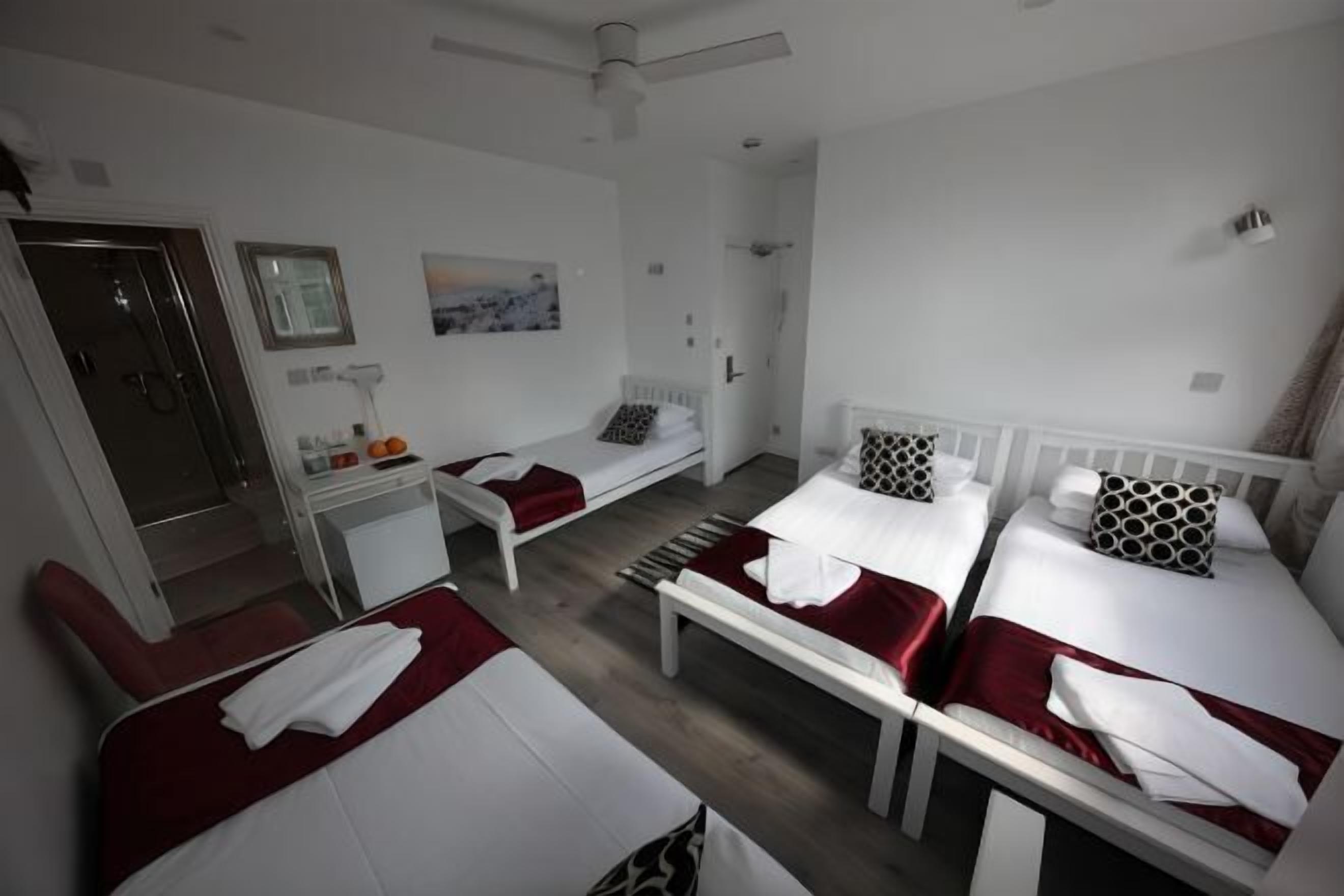 加厚床垫、客房内保险箱、熨斗/熨衣板、免费 WiFi