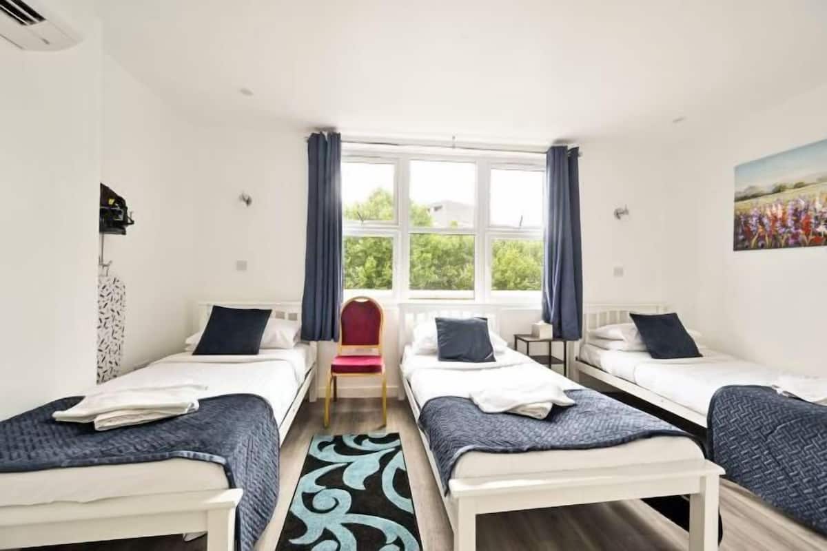 Pillowtop beds, in-room safe, iron/ironing board, free WiFi