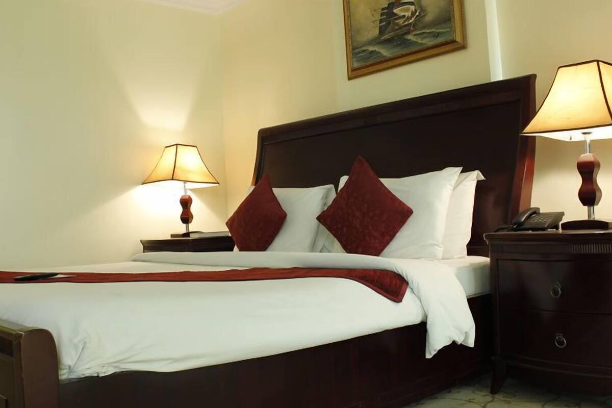 Suite (Governor)