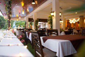 International cuisine - Natural Samui Hotel (Koh Samui)