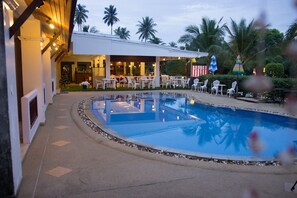 Piscine extérieure