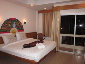 Minibar, in-room safe, free WiFi