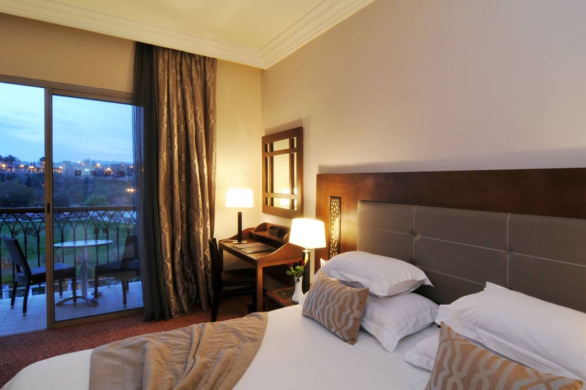 minibar, in-room safe, soundproofing, iron/ironing board