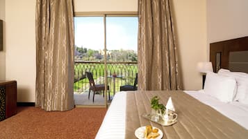 Suite (Palace) | Minibar, in-room safe, soundproofing, iron/ironing board
