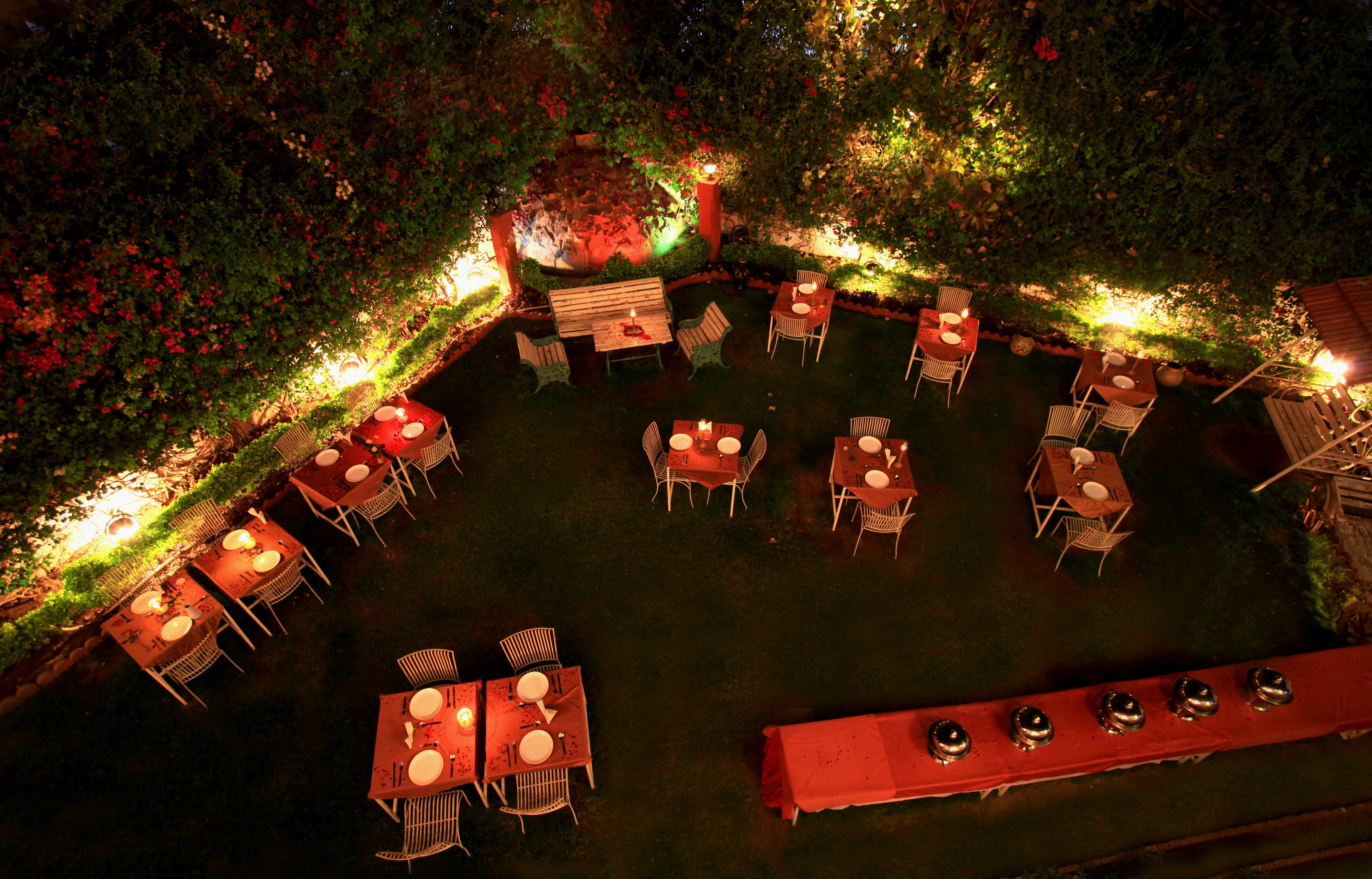 3 restaurants; breakfast, lunch, dinner, and brunch served