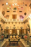 로비 좌석 공간