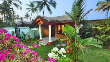 Sábanas de algodón egipcio y minibar