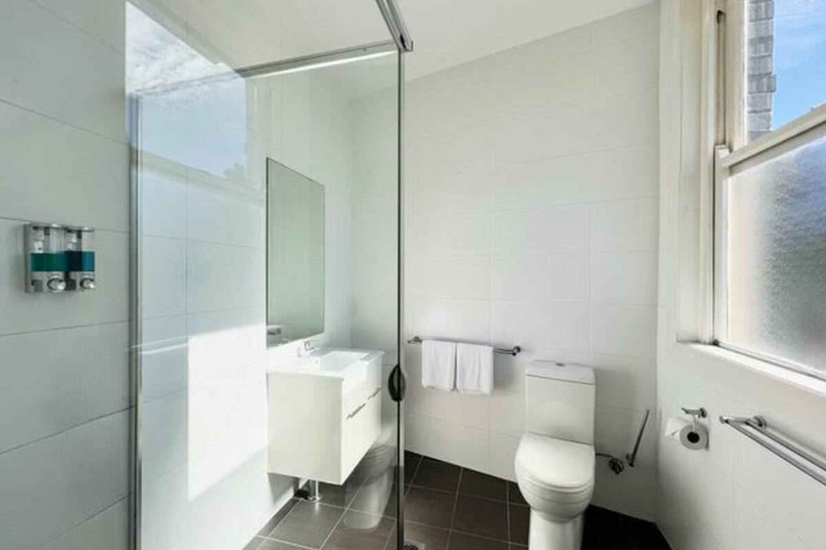 the sunnyside suite, ensuite | bathroom | free toiletries, hair dryer, towels