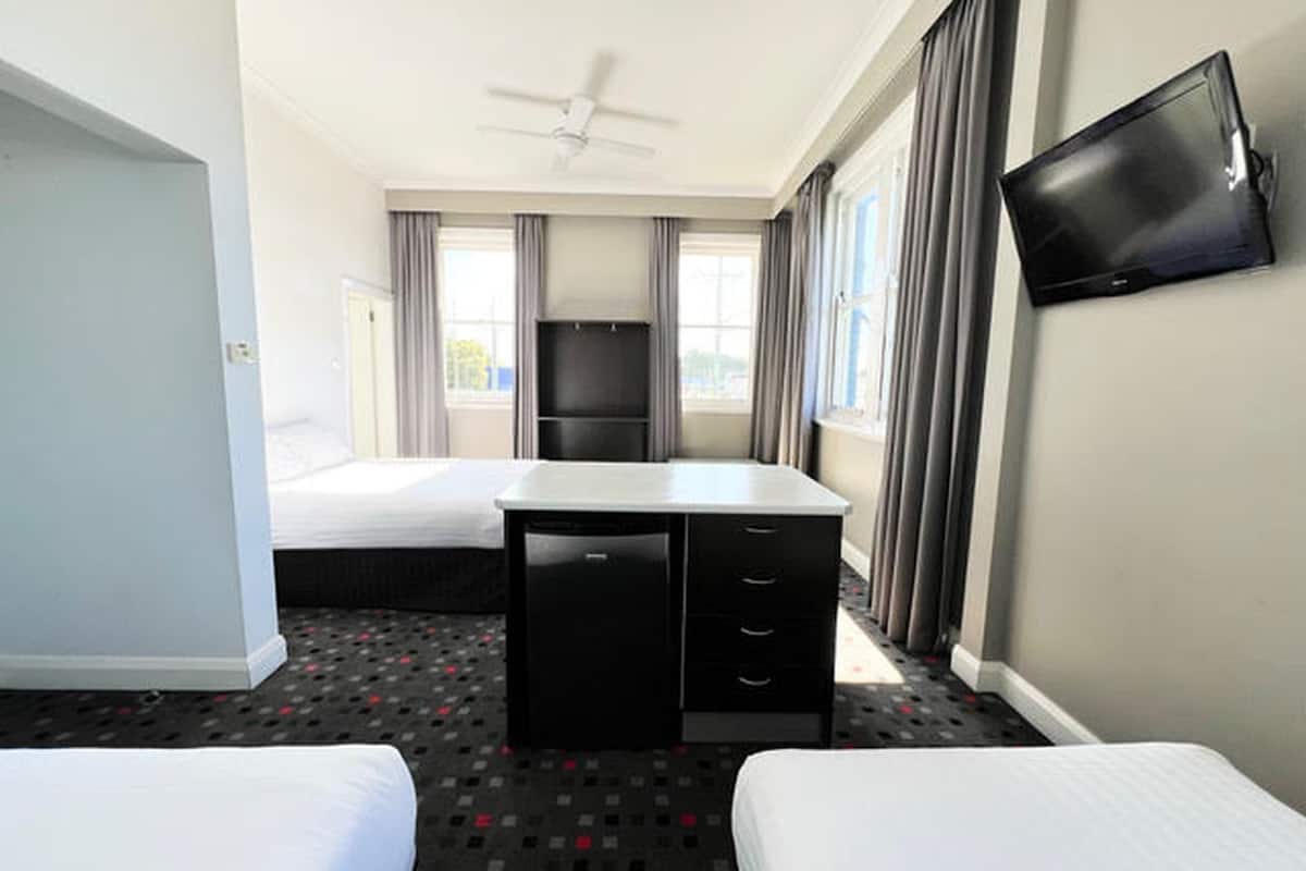 the sunnyside suite, ensuite | 1 bedroom, individually furnished, desk, blackout curtains
