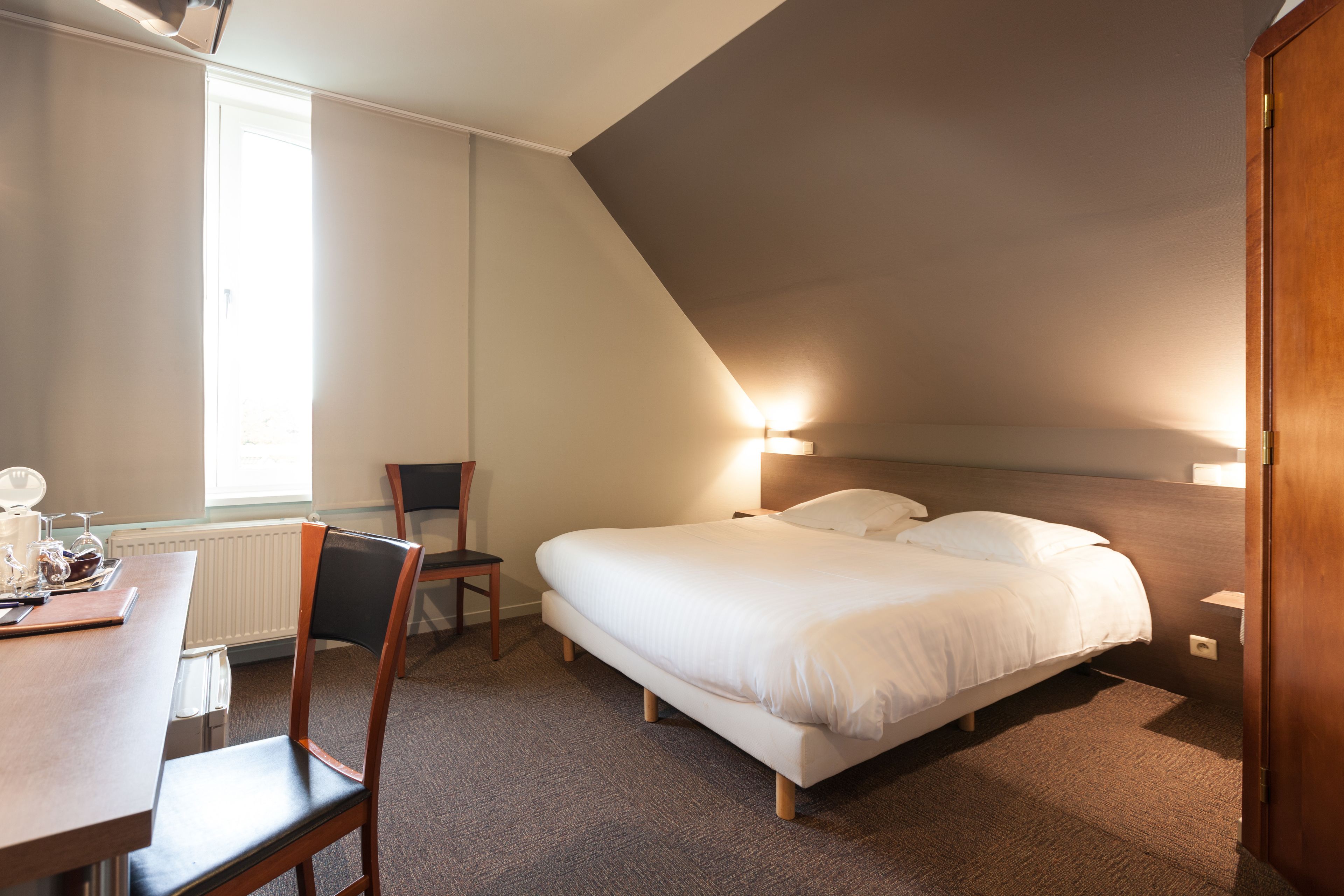double room | minibar, in-room safe, cots/infant beds, rollaway beds