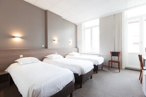 Minibar, in-room safe, cots/infant beds, rollaway beds - Hotel Loreto (Bruges)