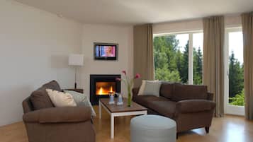 Apartment (8 beds, mandatory cleaning fee 990) | Living room