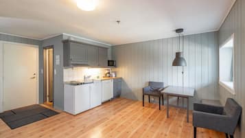 Departamento (4 beds, mandatory cleaning fee 590) | 3 habitaciones, camas con pillow-top y wifi gratis