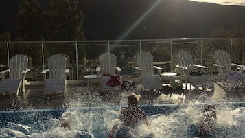 室外游泳池