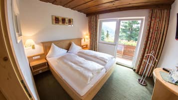 Suite Junior, 1 camera da letto, non fumatori, vista montagna | Biancheria da letto di alta qualità, materassi a doppio strato