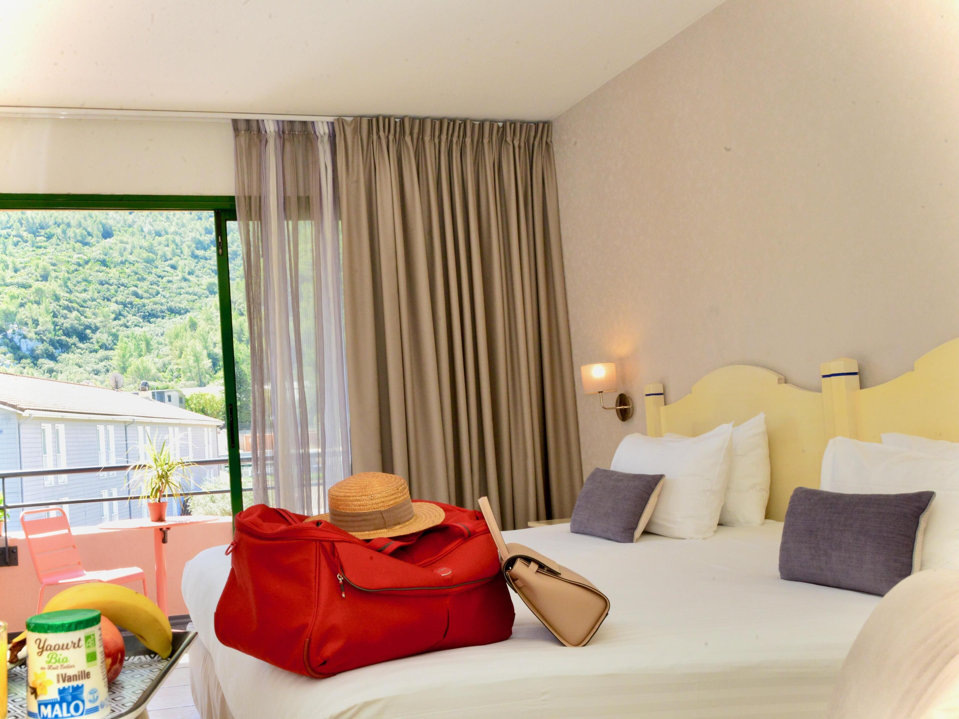 Comfort-Zimmer, 1 Queen-Bett, Nichtraucher, Terrasse | Schreibtisch, laptopgeeigneter Arbeitsplatz, Bügeleisen/Bügelbrett